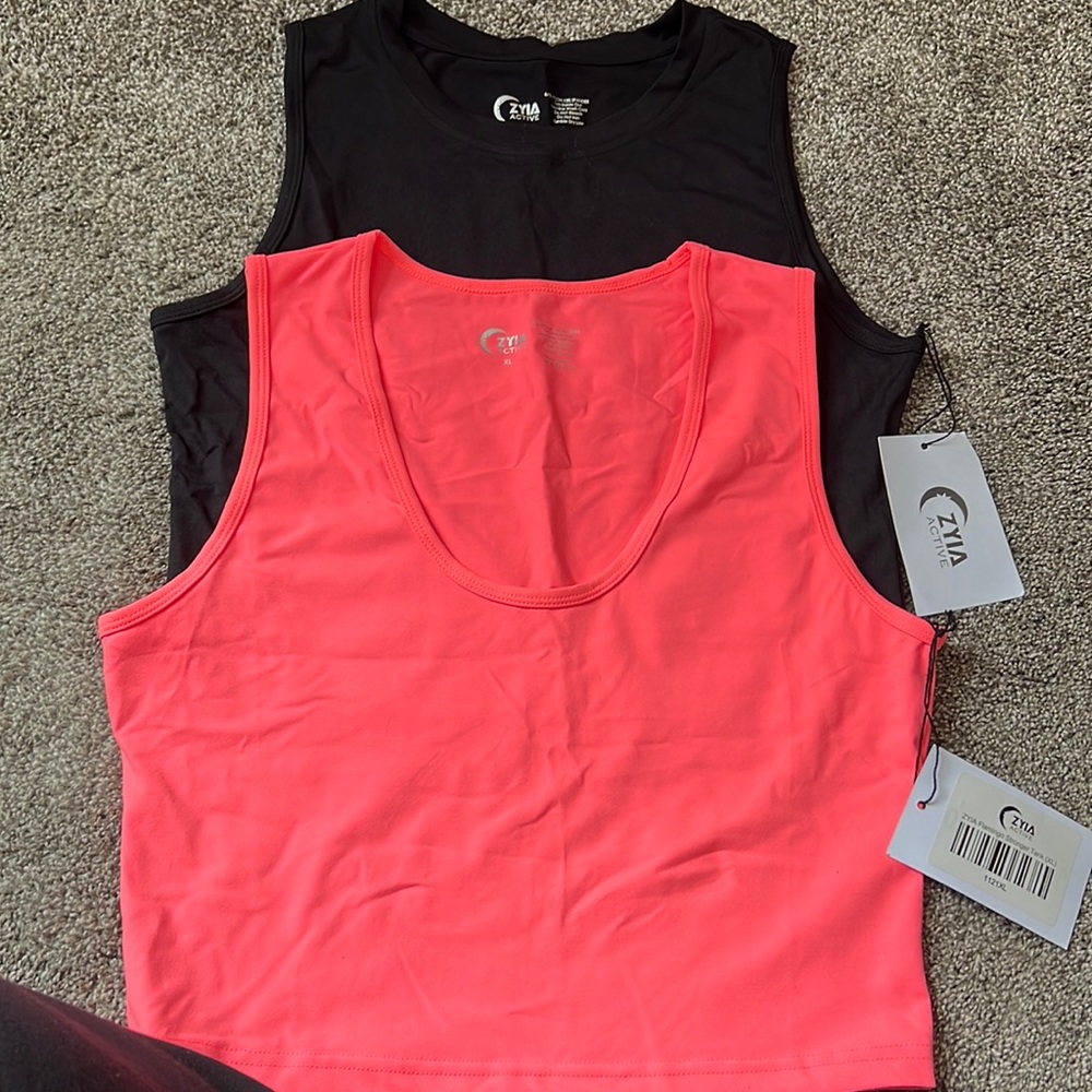 Zyia stronger crop tanks size XL